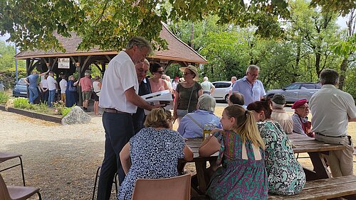 Le public pour l'anniversaire des 30 ans du Moulin d'Antoine