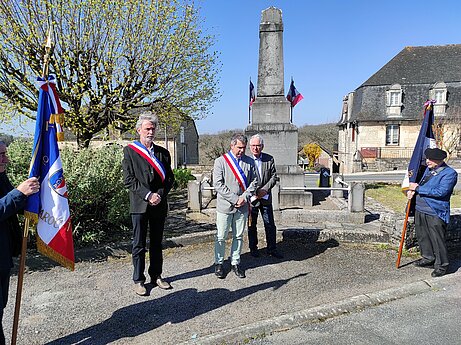 Photo commémoration 19 03 1962 à Cressensac