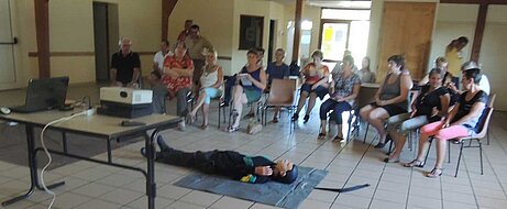 Une partie de l'assemblée présente