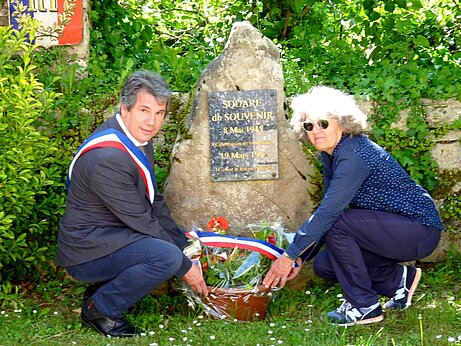 Dépôt de gerbe à l'Hôpital Saint-Jean