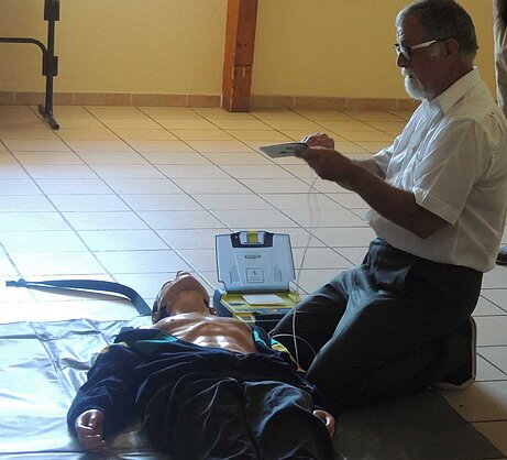 L'utilisation du défibrillateur automatique